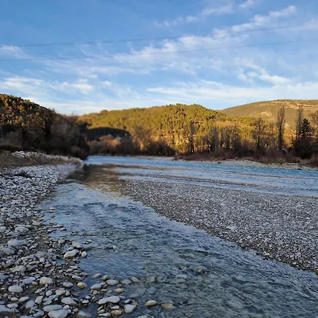 Le Devant De La Chaux